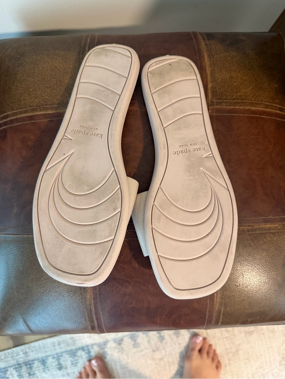 kate spade beige logo slide sandals - Picture 3 of 3